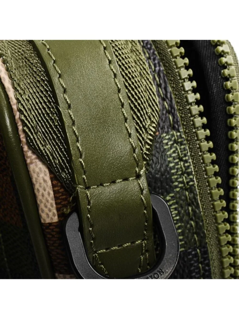 Louis Vuitton Shoulder Bag Quest Messenger - Picture 8 of 9